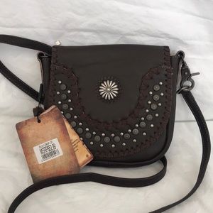 Montana West crossbody w/ Built-In Phone Charger!